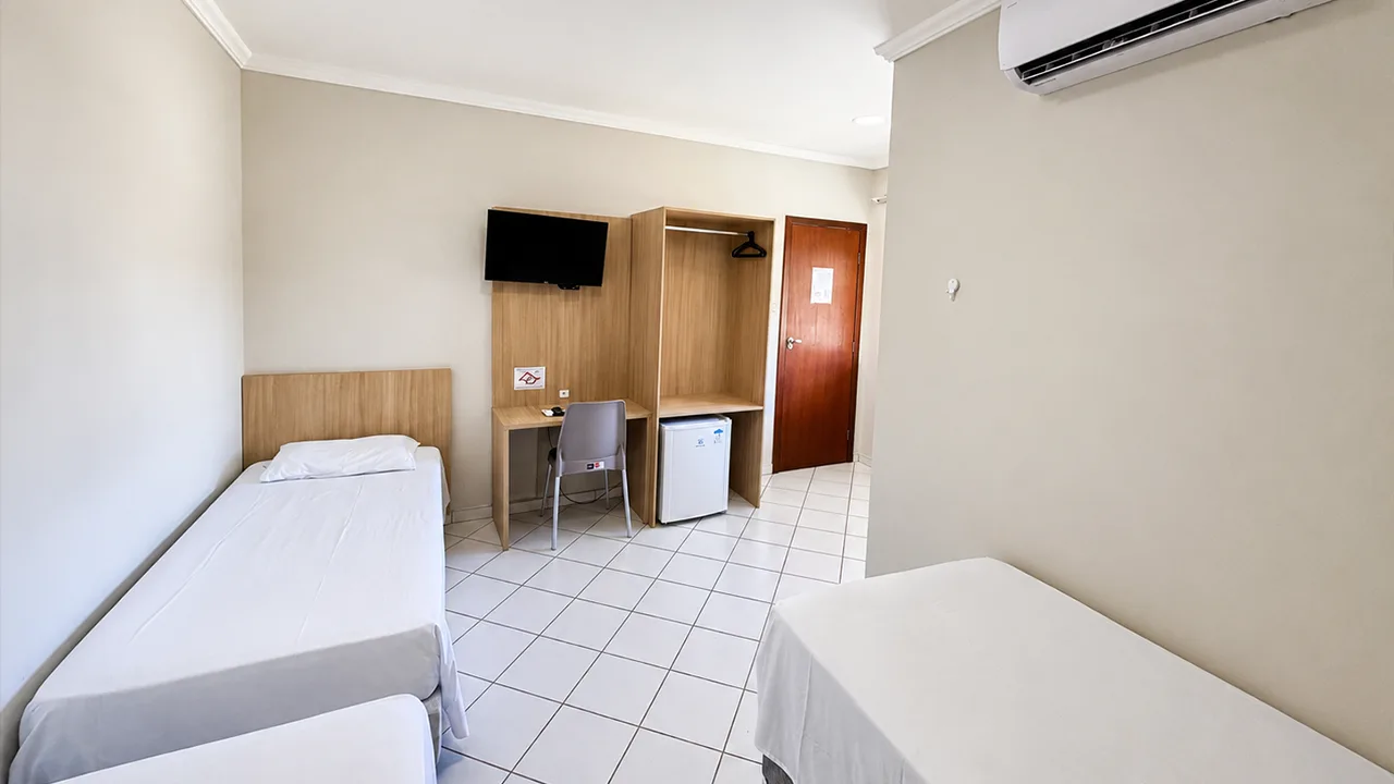 quarto-triplo-solteiro-aracruz