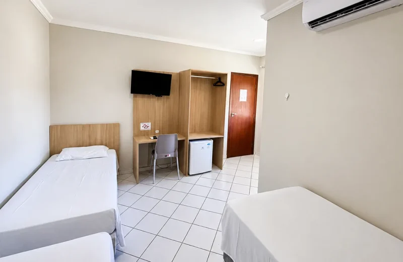 quarto-triplo-solteiro-aracruz
